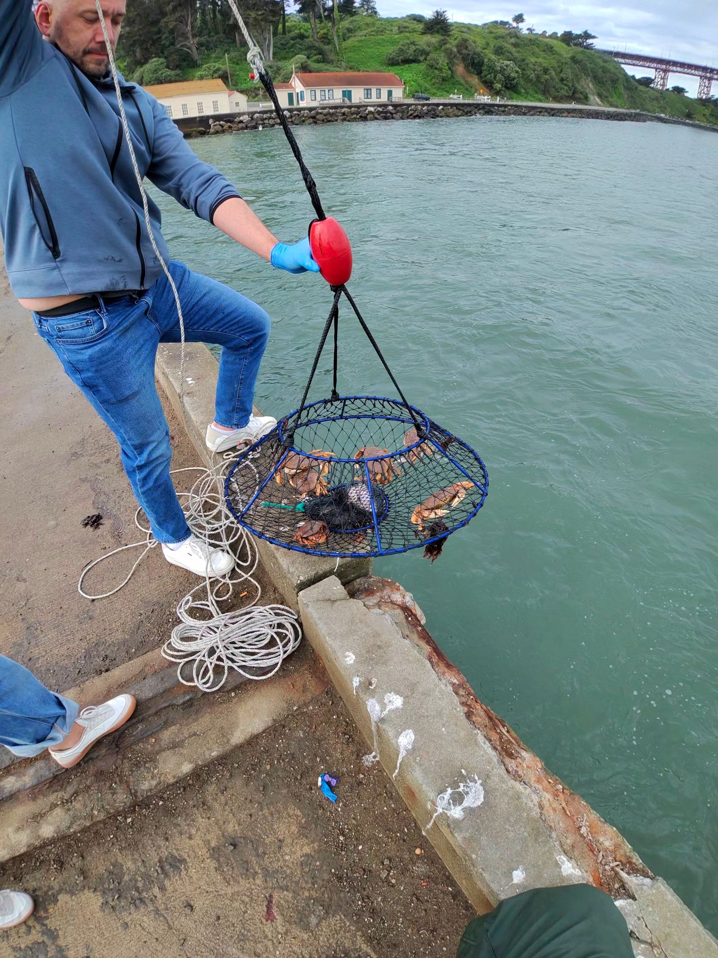 Catch & Cook Crabbing Experience Under the Golden Gate Bridge – San Francisco Bay Tour